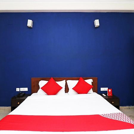 Hotel O Grand Casa Гургаон Экстерьер фото