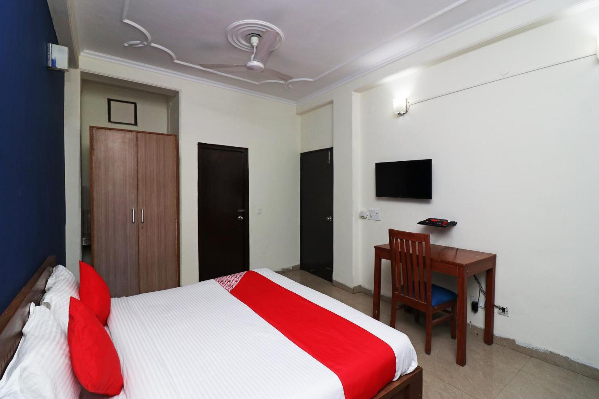 Hotel O Grand Casa Гургаон Экстерьер фото