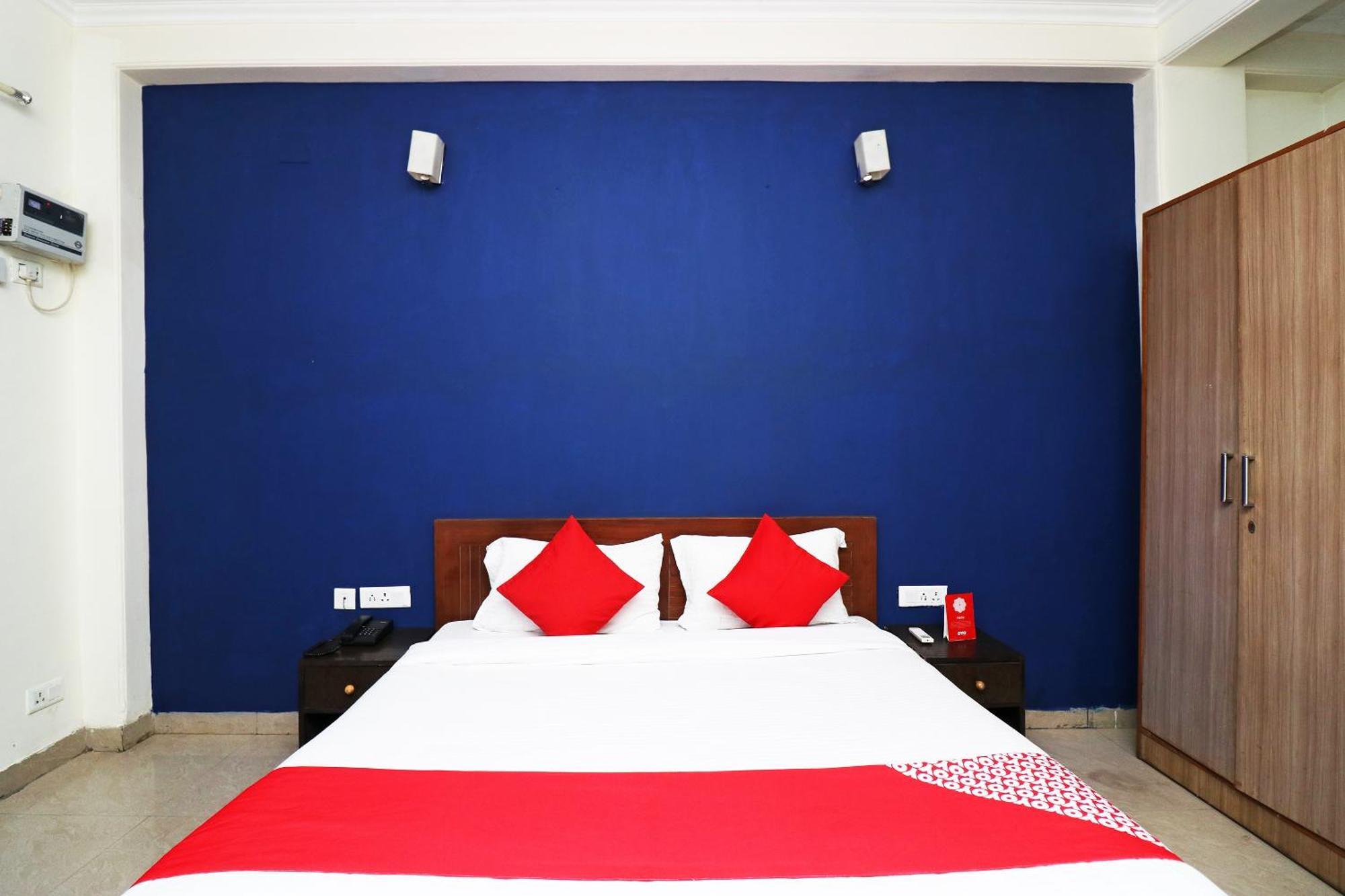 Hotel O Grand Casa Гургаон Экстерьер фото